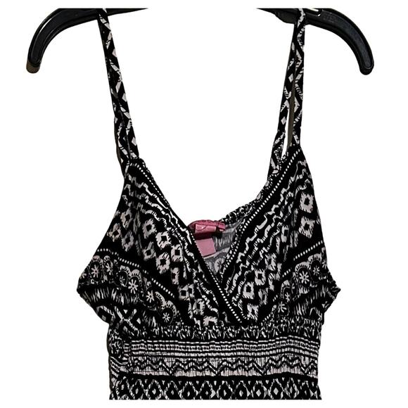 NWOT She's Cool Women's Large Black & White Adjustable Strap V-Neck Maxi Dress - Picture 2 of 4